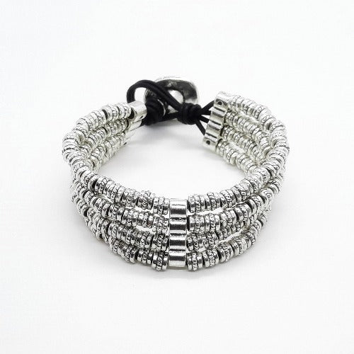 Armband aus Silber mit kleinen runden flachen Perlen - Simona Armband KOOMPLIMENTS
