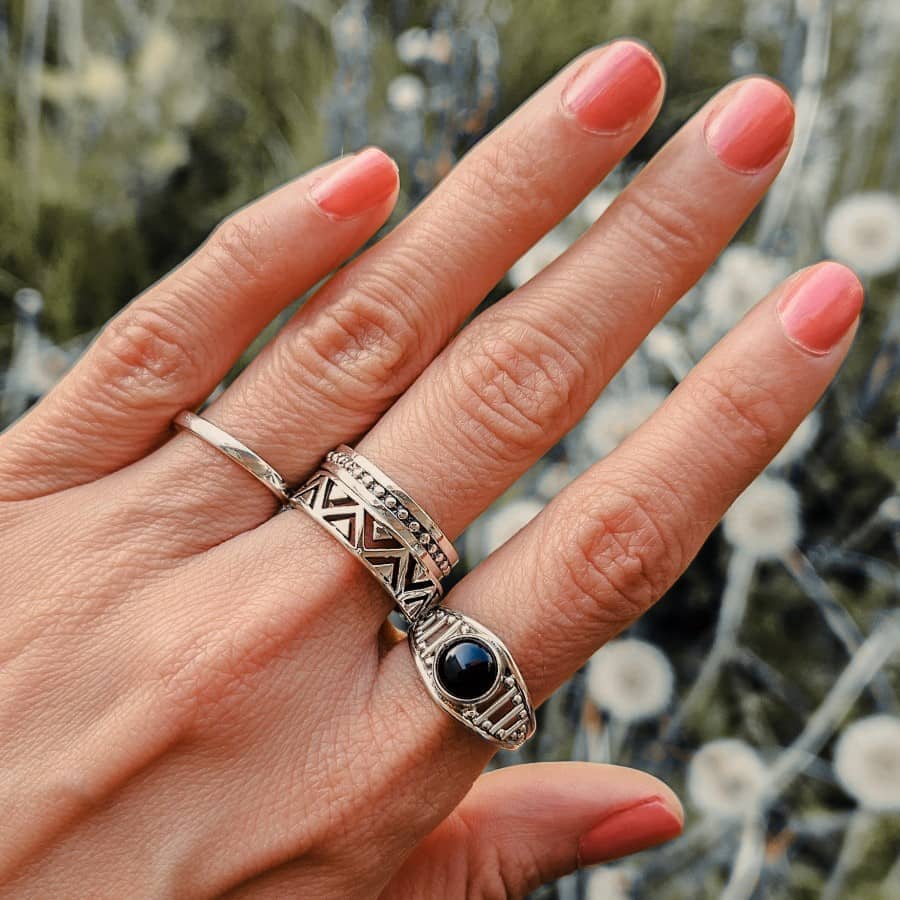 Boho Ring aus Silber mit schwarzem Onyx Stein Ringe KOOMPLIMENTS 