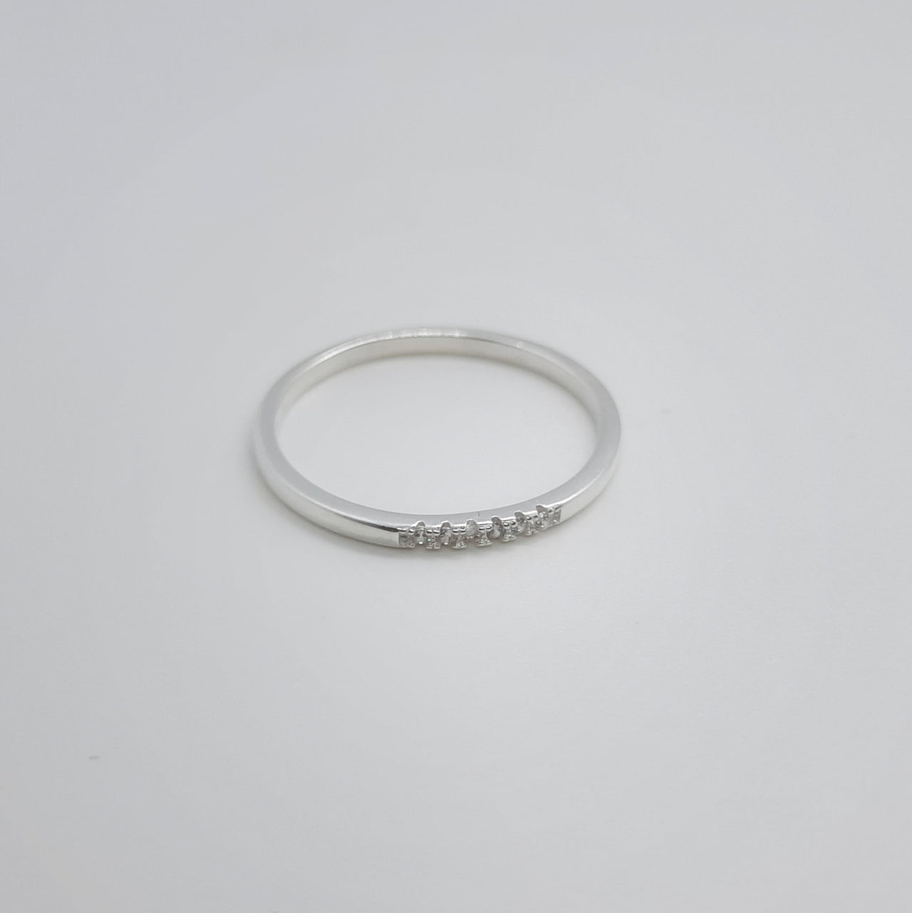 Feiner Ring aus 925 Sterlingsilber mit Zirkonien Ringe KOOMPLIMENTS