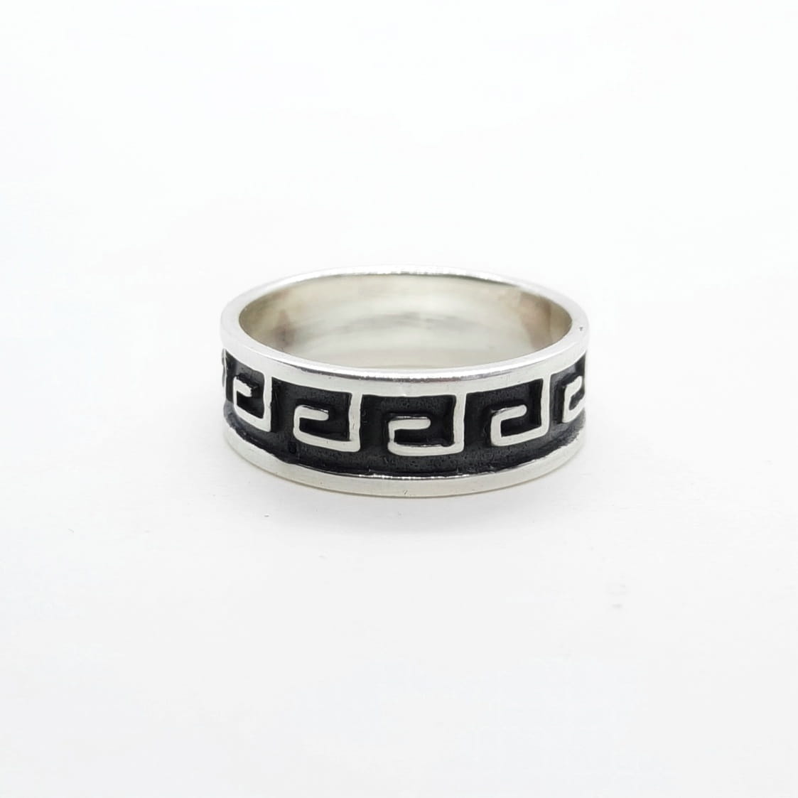 Geometrischer Ring aus Silber mit griechischer Spirale Ringe KOOMPLIMENTS