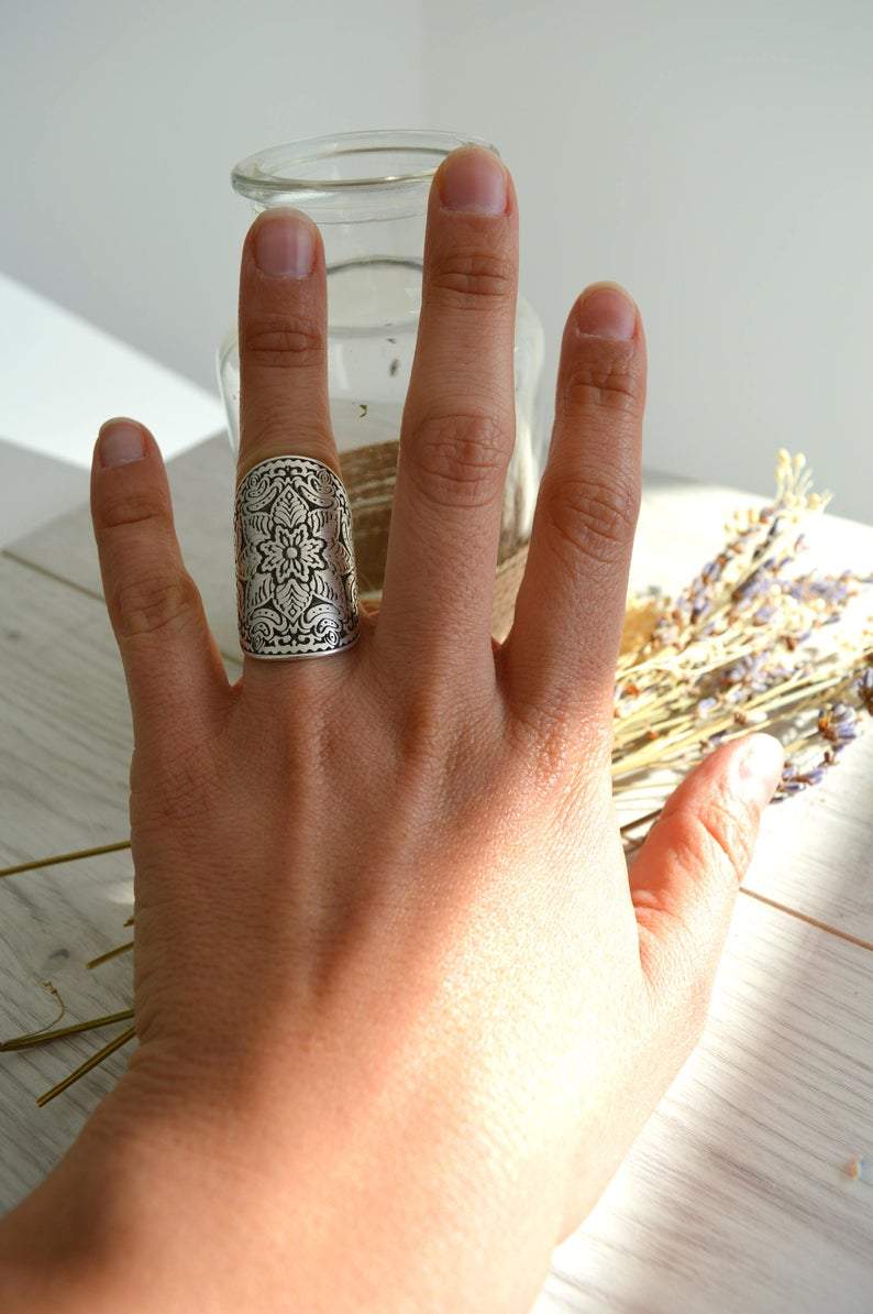 Grosser Mandala Ring aus Silber für Frauen Ringe KOOMPLIMENTS