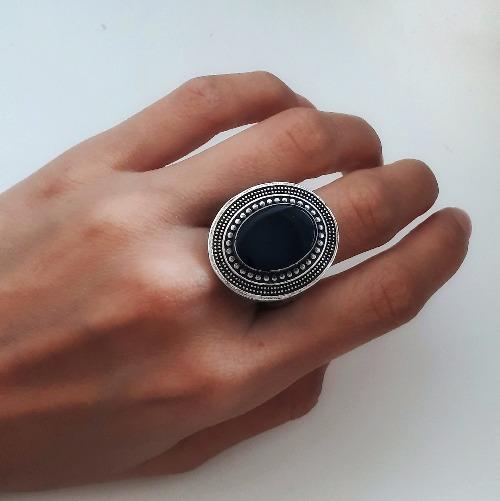 Grosser schwarzer Ring aus Silber - Bora Ringe KOOMPLIMENTS