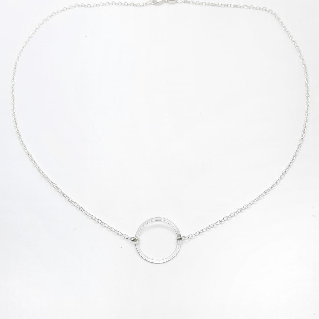 Kurze Halskette aus Silber mit Kreis Halsketten KOOMPLIMENTS 