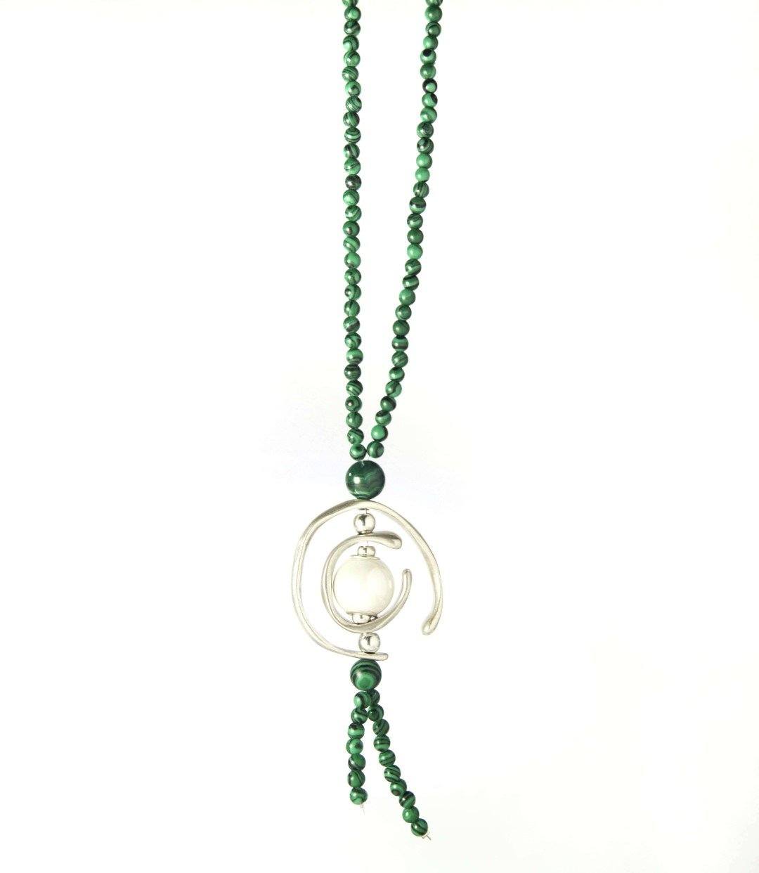 Lange Halskette mit Malachit und weisser Perle - Marina Halsketten KOOMPLIMENTS