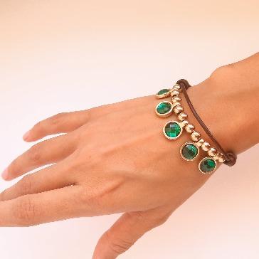 Lederarmband mit grünen Steinen - Esmeralda Armband KOOMPLIMENTS