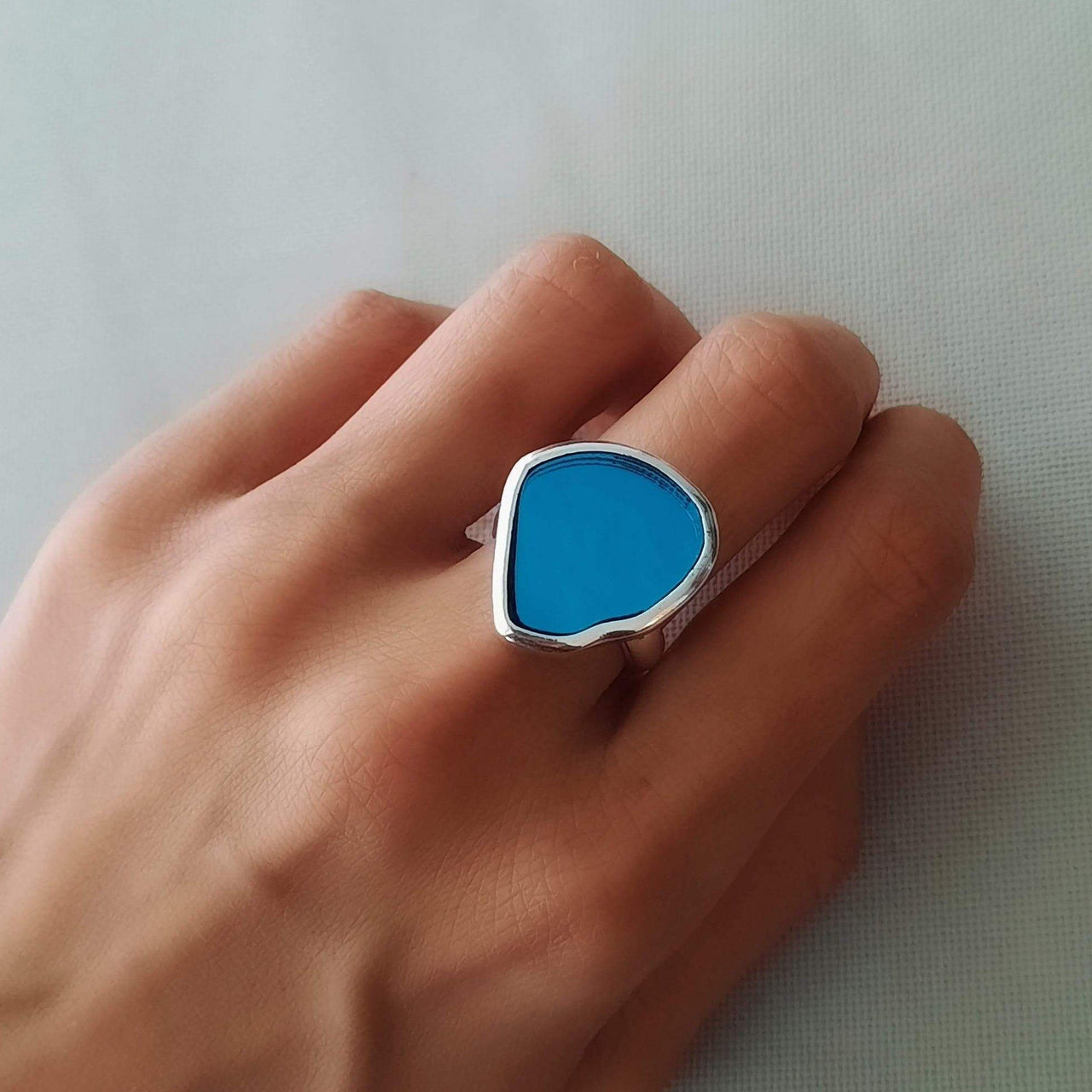 Ring mit blauem Kristall - Reflexion des Meeres Ringe KOOMPLIMENTS