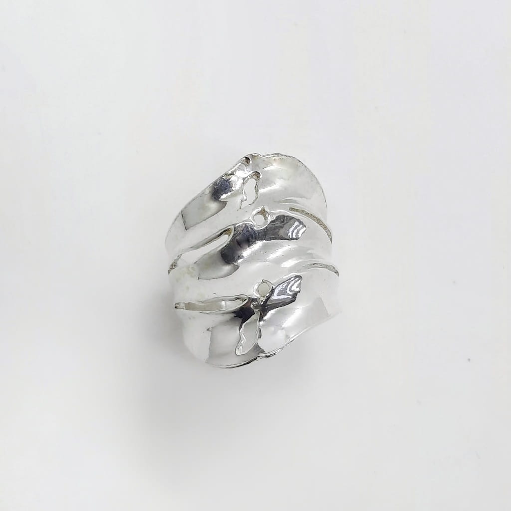 Unregelmäßig geformter breiter Silberring - MACARENA Ringe KOOMPLIMENTS 